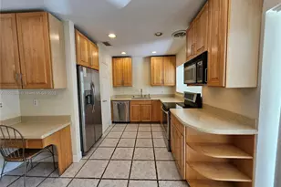 2016 NE 26th Dr, Wilton Manors, FL 33306 - Photo 10