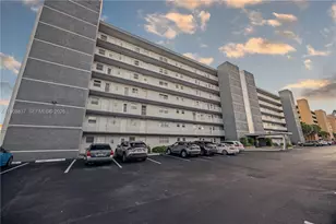 619 NE 14th Ave, Hallandale Beach, FL 33009 - Photo 2