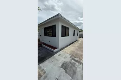 2462 Johnson St, Hollywood, FL 33020 - Photo 4