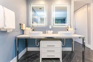 485 Brickell Ave, Miami, FL 33131 - Photo 8
