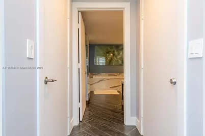 485 Brickell Ave #2302, Miami, FL 33131 - Photo 10