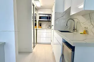 19201 Collins Ave, Sunny Isles Beach, FL 33160 - Photo 4