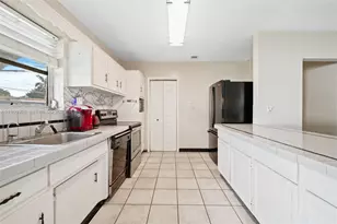 321 N 69th Ave, Hollywood, FL 33024 - Photo 12