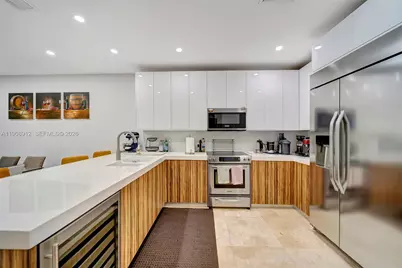 10867 NW 76th Ln, Doral, FL 33178 - Photo 12