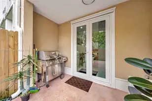 10867 NW 76th Ln, Doral, FL 33178 - Photo 44