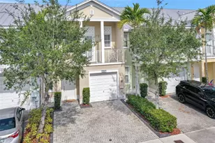 10867 NW 76th Ln, Doral, FL 33178 - Photo 2