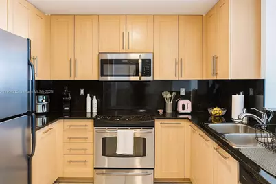 511 SE 5th Ave #1408, Fort Lauderdale, FL 33301 - Photo 2