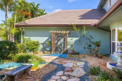 70 Bay Colony Ln, Fort Lauderdale, FL 33308 - Photo 12