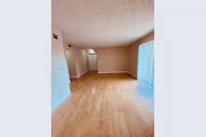 7610 Westwood Dr #105, Tamarac, FL 33321 - Photo 6