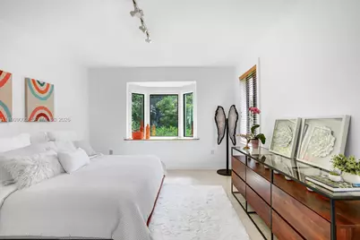 575 Hibiscus Ln, Miami, FL 33137 - Photo 36