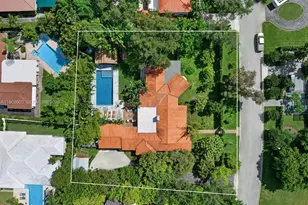 575 Hibiscus Ln, Miami, FL 33137 - Photo 62