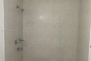 17911 NW 68th Ave, Hialeah, FL 33015 - Photo 6