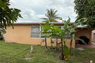 4635 NW 44th St, Tamarac, FL 33319 - Photo 2