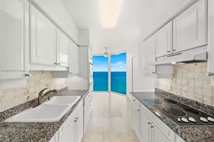 4775 Collins Ave, Miami Beach, FL 33140 - Photo 10