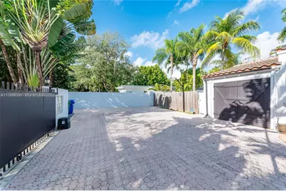 2379 Overbrook St, Coconut Grove, FL 33133 - Photo 38