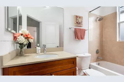 4445 NW 48th Ter, Tamarac, FL 33319 - Photo 16