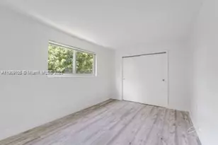 1630 NW 18th St, Miami, FL 33125 - Photo 4