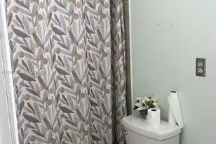 17902 NW 81st Ct, Hialeah, FL 33015 - Photo 22