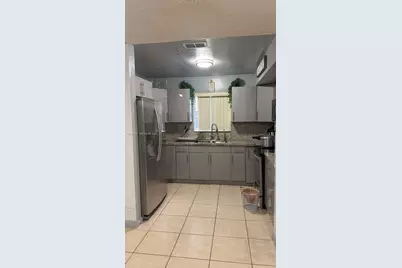 17902 NW 81st Ct, Hialeah, FL 33015 - Photo 6
