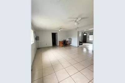 17902 NW 81st Ct, Hialeah, FL 33015 - Photo 10