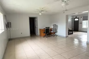 17902 NW 81st Ct, Hialeah, FL 33015 - Photo 10
