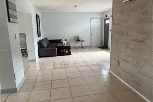17902 NW 81st Ct, Hialeah, FL 33015 - Photo 4