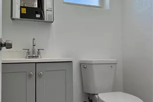 2400 N 57th Way, Hollywood, FL 33021 - Photo 12