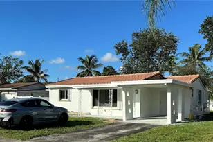 2400 N 57th Way, Hollywood, FL 33021 - Photo 2