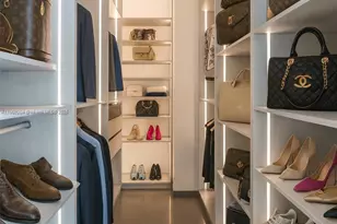 88 SW 7th St, Miami, FL 33130 - Photo 36