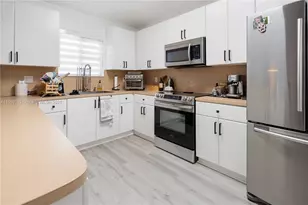 22731 SW 88th Pl, Cutler Bay, FL 33190 - Photo 4