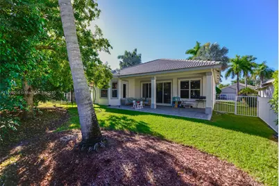 1868 Harbor View Cir, Weston, FL 33327 - Photo 4