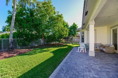 1868 Harbor View Cir, Weston, FL 33327 - Photo 6