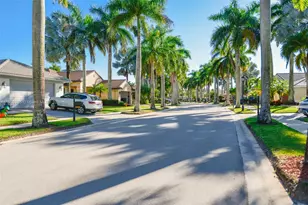 1868 Harbor View Cir, Weston, FL 33327 - Photo 10