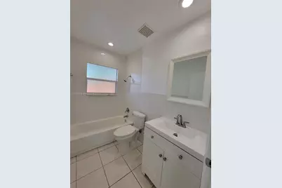 35 SW 7th St #2, Hallandale Beach, FL 33009 - Photo 12