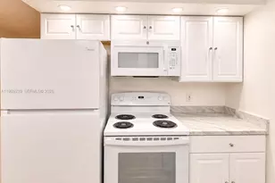 523 Trace Cir, Deerfield Beach, FL 33441 - Photo 6