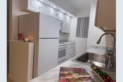 523 Trace Cir #105, Deerfield Beach, FL 33441 - Photo 1