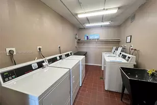 1100 SE 4th Ave, Deerfield Beach, FL 33441 - Photo 12