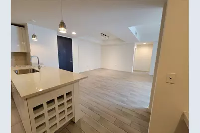 999 SW 1st Ave #2016, Miami, FL 33130 - Photo 10