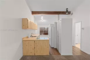 2331 Dogwood Ct, Pembroke Pines, FL 33026 - Photo 6