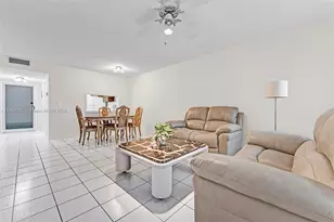 330 SE 2nd St, Hallandale Beach, FL 33009 - Photo 18