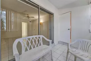330 SE 2nd St, Hallandale Beach, FL 33009 - Photo 22
