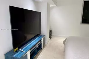 253 NE 2nd St, Miami, FL 33132 - Photo 6