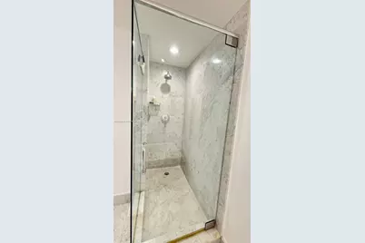 253 NE 2nd St #1901, Miami, FL 33132 - Photo 20