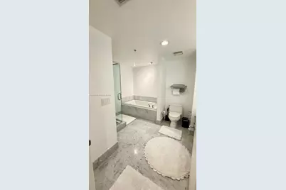 253 NE 2nd St #1901, Miami, FL 33132 - Photo 10