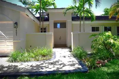 15021 SW 75th Ct, Palmetto Bay, FL 33158 - Photo 2