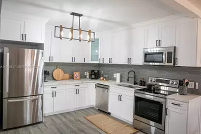 271 NW 143rd St, Miami, FL 33168 - Photo 4