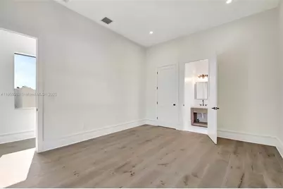 371 E Lakewood Rd, West Palm Beach, FL 33405 - Photo 8