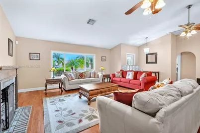911 NW 135th Way, Sunrise, FL 33325 - Photo 10