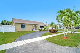 911 NW 135th Way, Sunrise, FL 33325 - Photo 4