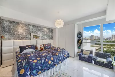 400 Sunny Isles Blvd #704, Sunny Isles Beach, FL 33160 - Photo 12